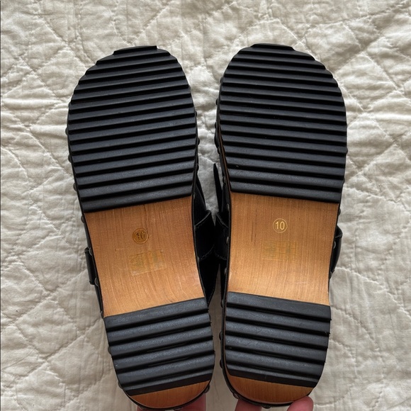 NWOT Kelsi Dagger Clogs - Picture 4 of 10